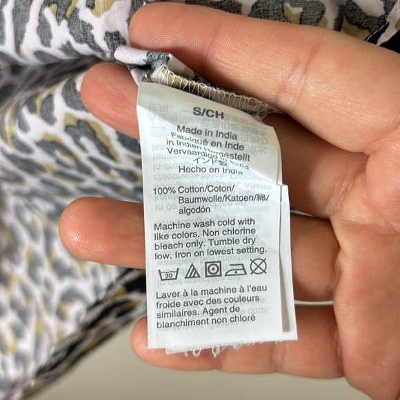 J. Crew Leopard print in soft pink button down shirt size small 100% cotton - Picture 6 of 8